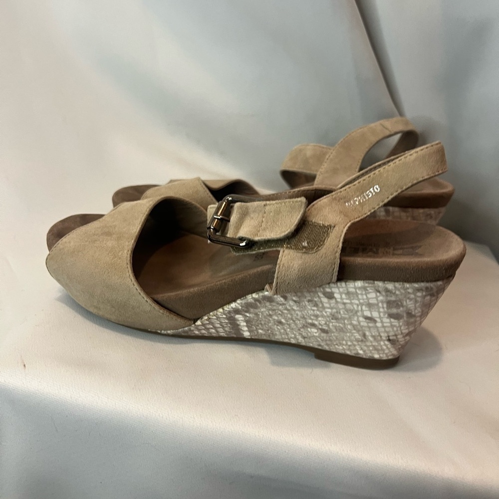 Mephisto Tan Suede Wedge Sandals Snake Embossed Heel Women’s 38 - Picture 2 of 9